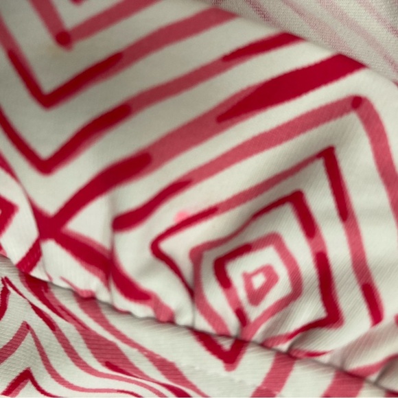 J. McLaughlin Pink White Diamond Print Ruffle Neck Top - Picture 13 of 13